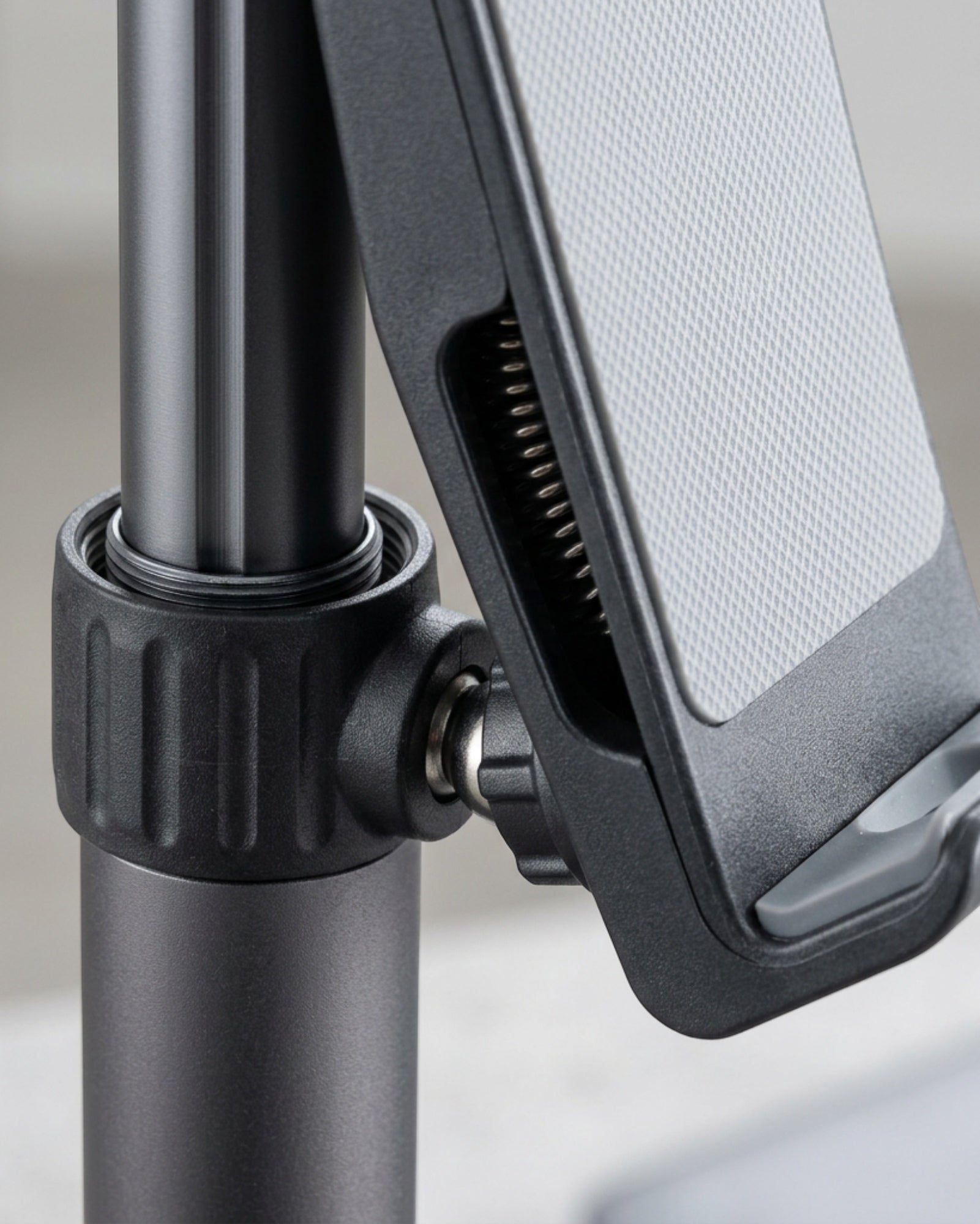 Lofar Telescopic Weighted-Base Phone Stand 18-31 cm Charcoal - Detail view